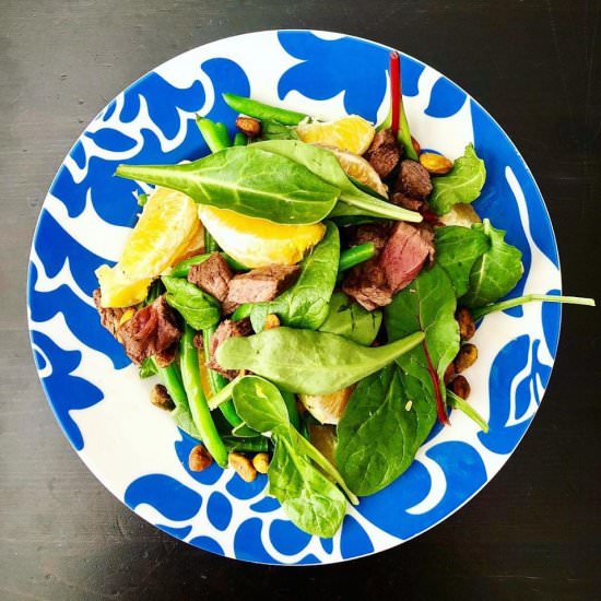 Espresso-Rubbed Sirloin Salad - Recipe photo by mtlabor