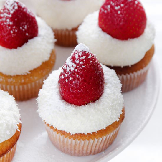 Strawberry Cupcakes - Recipe photo by lilcookieblog