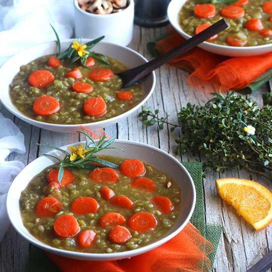One Pot Vegan Split Pea Soup - Recipe photo by VeganVigilante