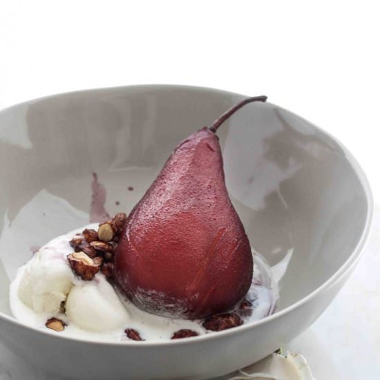 Vanilla-Spiced Wine Poached Pears - Recipe photo by pedanticfoodie