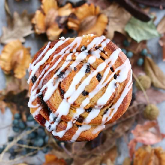 Chelsea Buns in South Africa - Recipe photo by 5Flavours