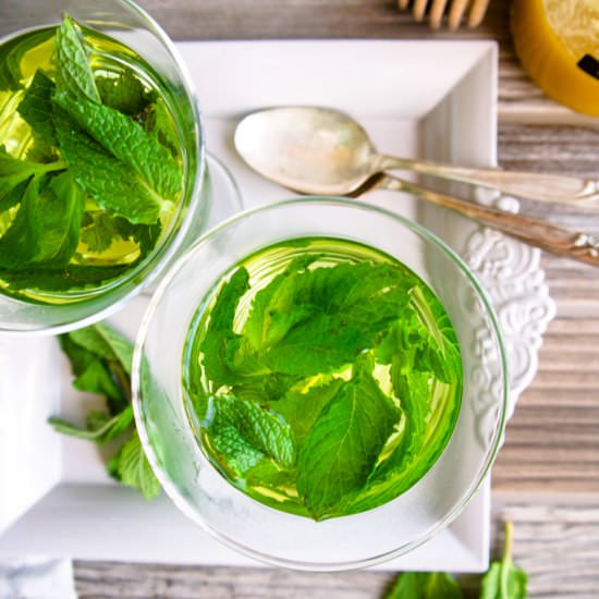 Easy Fresh Mint Tea (Paleo, GF) - Recipe photo by perchancetocook.com