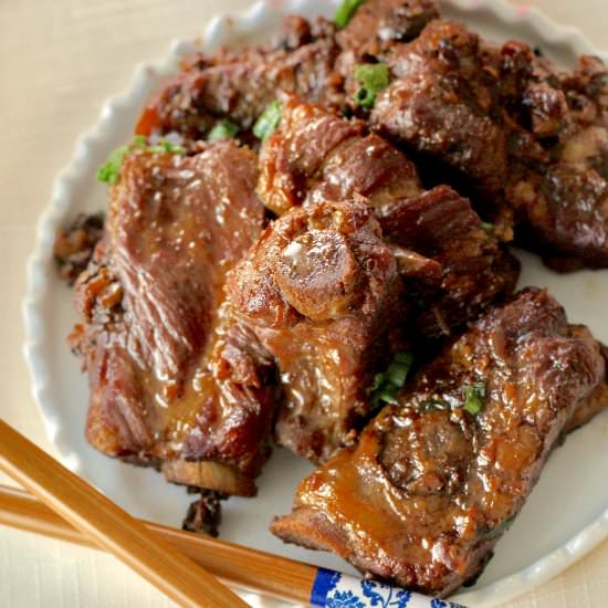 Instant Pot Braised Spareribs - Recipe photo by twosleeevers