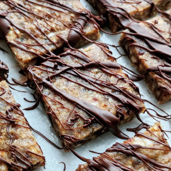 No Bake Coconut and Chocolate Energy Bars - Recipe photo by cocoaandsalt