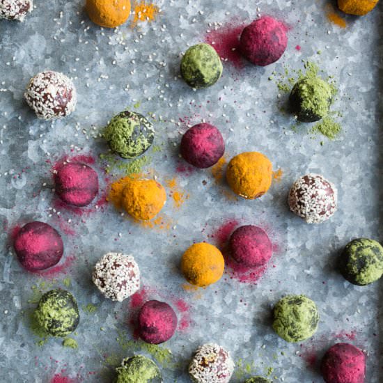 Vegan peanutbutter energy balls - Recipe photo by TheLittlePlantation