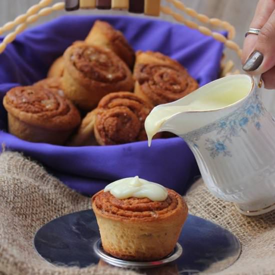 Cardamom Cinnamon Rolls - Recipe photo by TheLoveOfCakes