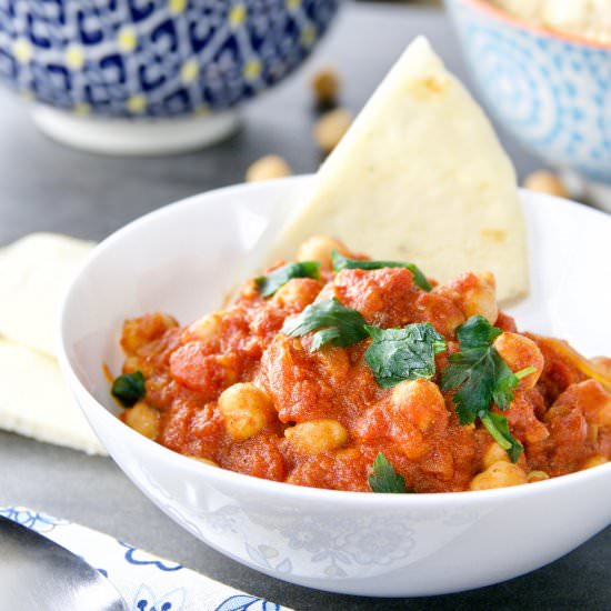 Chana Masala for Easy Dinner - Recipe photo by Homemade and Yummy