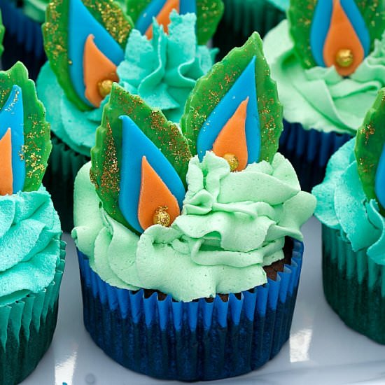 Peacock Cupcakes - Recipe photo by manusmenu