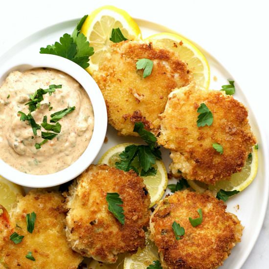 Easy Crab Cakes - Recipe photo by PinchandSwirl