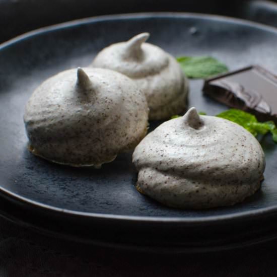 Chocolate Mint Meringue Kisses - Recipe photo by garlic and zest