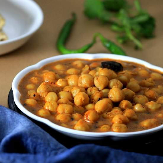 Madra / Chickpeas in Yogurt Gravy - Recipe photo by firsttimercook