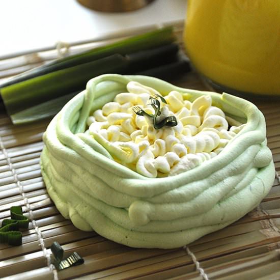 Pandan Meringue with Lemon Curd - Recipe photo by Pisang Susu