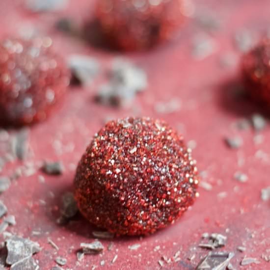 Raw Vegan Red Velvet Truffles - Recipe photo by HealthyHelper
