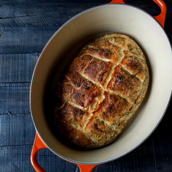 Le Creuset Dutch Oven Bread - Recipe photo by mangotomato