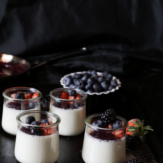 Vanilla Yogurt With Berry Compote - Recipe photo by FlavzCorner