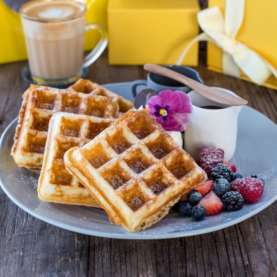 Belgian Waffles - Recipe photo by improvoven