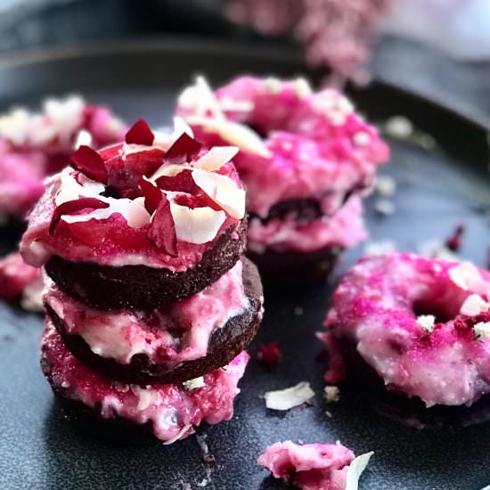 Vegan Chocolate Donuts - Recipe photo by mamaontheglow