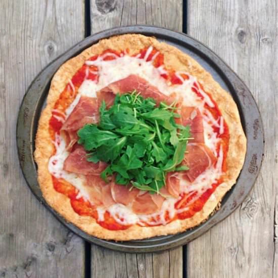 Arugula and Prosciutto Pizza - Recipe photo by The FODMAP Formula