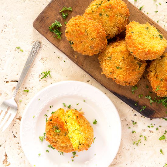 Crispy Turmeric & Herb Bulgur Cakes - Recipe photo by muttandchops