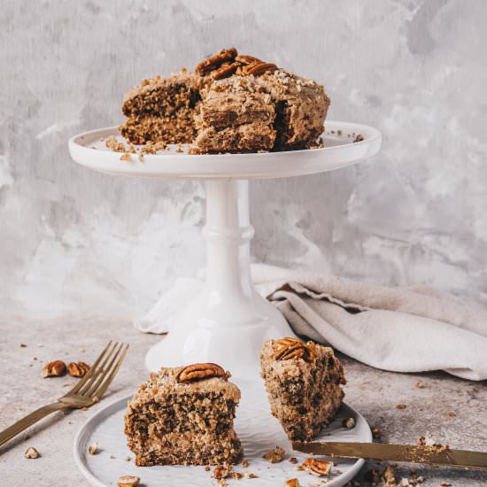 Oatmeal banana Cake & Pecan Frosting - Recipe photo by nattwrobel