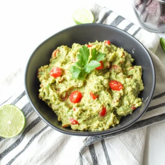 The Best Guacamole - Recipe photo by thedelightfulbite