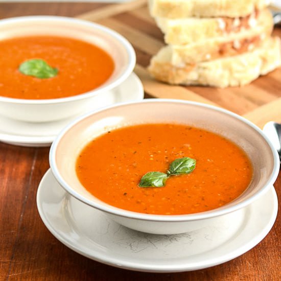 Simple Tomato Soup - Recipe photo by fooddoodles