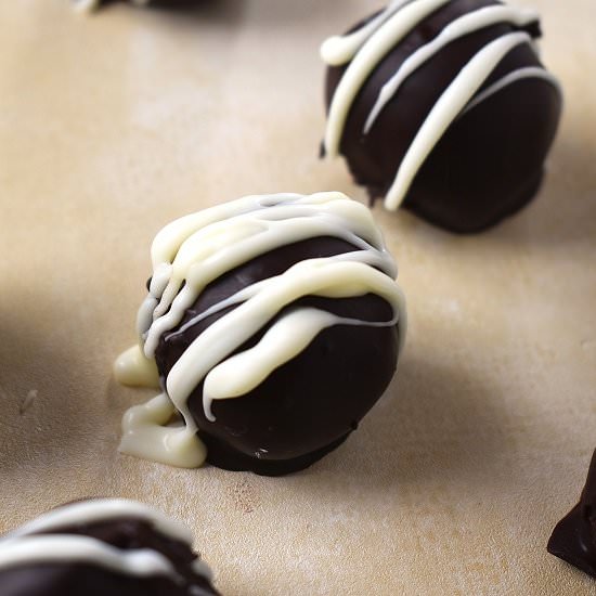 Oreo Truffles - Recipe photo by lightscamerabake