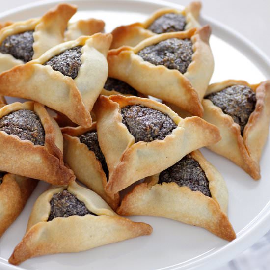 Poppy Seeds Hamantaschen Cookies - Recipe photo by lilcookieblog