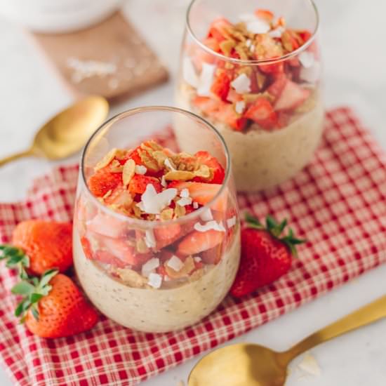 Strawberry Shortcake Overnight Oats - Recipe photo by katerinaseigel
