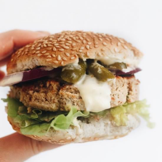 Healthy Budget Salmon Burgers - Recipe photo by addsomeveg
