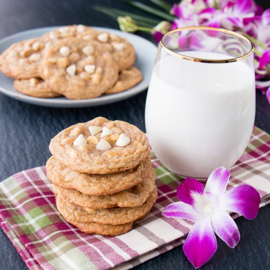 White Chocolate Macadamia Cookies - Recipe photo by littlesweetbaker