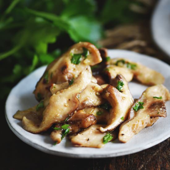 Garlic Mushrooms - Recipe photo by SimplySoHealthy