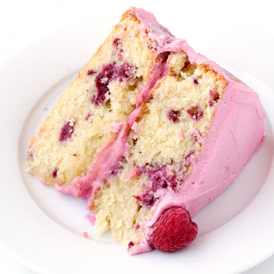 White Chocolate Raspberry Cake - Recipe photo by Sweetest Menu