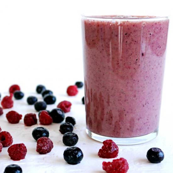 Berry Pre-Workout Smoothie - Recipe photo by amysavagenutrition