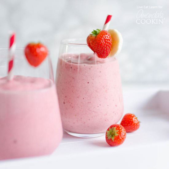 Strawberry Banana Smoothie - Recipe photo by amandascookin