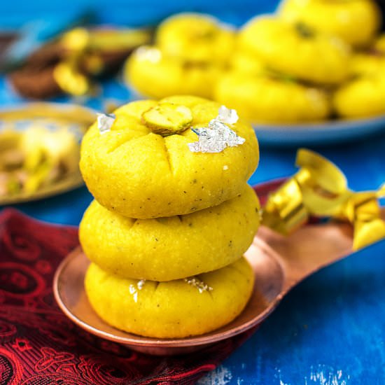 Kesari Mawa Peda | Indian Milk Fudge - Recipe photo by Anu@MyGingerGarlicKitchen