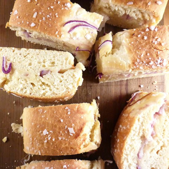 Red Onion & Mozzarella Spelt Bread - Recipe photo by thespeltkitchen