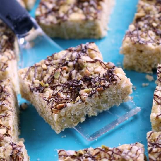 Pistachio Rice Crispy Treats - Recipe photo by TheSpiffyCookie