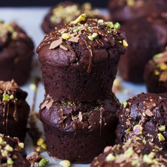 Pistachio Chocolate Chip Muffins - Recipe photo by sugarsaltmagic