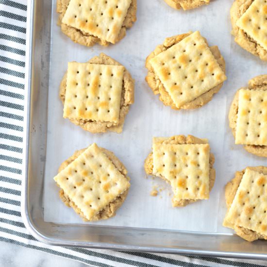 SALTINE PEANUT BUTTER COOKIES - Recipe photo by beckysuebakes