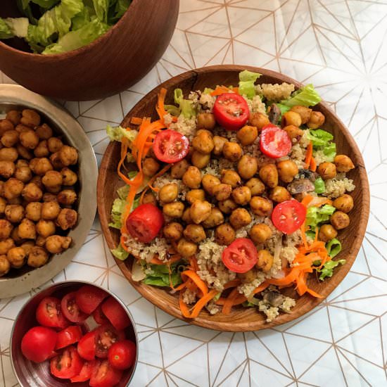 Quinoa and Spiced Chickpeas Salad - Recipe photo by mghthakkar