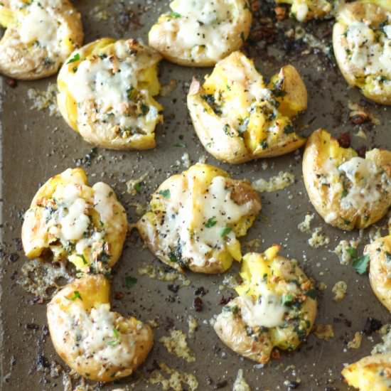 Garlic Parmesan Smashed Potatoes - Recipe photo by thedelightfulbite