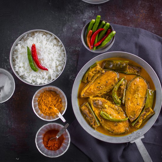 Ilish Begun Er Jhol - Recipe photo by Experiences Of A Gastronomad