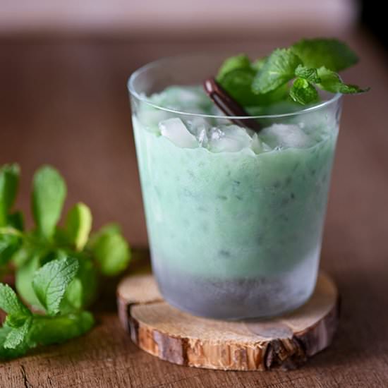 Thin Mint Cocktail - Recipe photo by Mighty Mrs