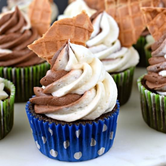 Chocolate Vanilla Swirl Frosting - Recipe photo by ShugarySweets