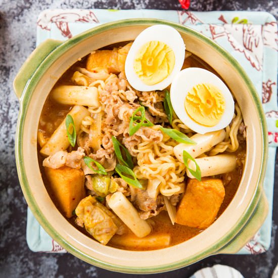 Rabokki (Korean Ramen & Rice Cakes) - Recipe photo by Lokness