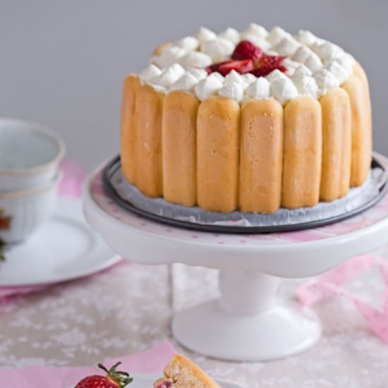 Easy Strawberry Charlotte - Recipe photo by daniscookings