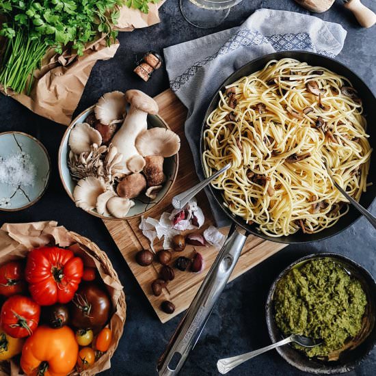Parsley pesto pasta with chestnuts - Recipe photo by The Cutlery Chronicles