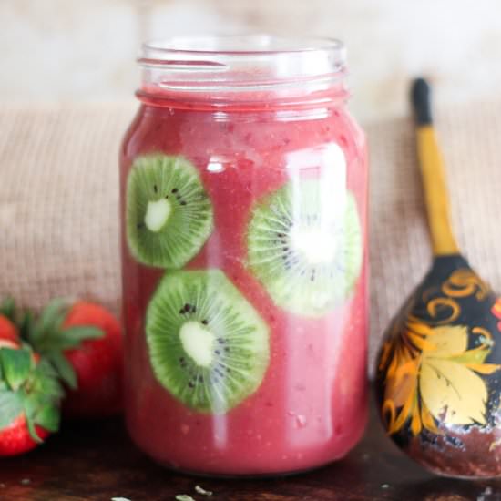 Blueberry strawberry smoothie - Recipe photo by Berrymaple