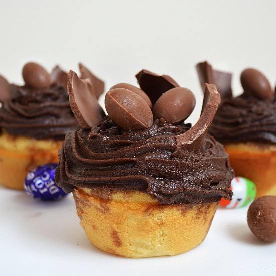 Jumbo Easter Egg Cupcakes - Recipe photo by lightscamerabake